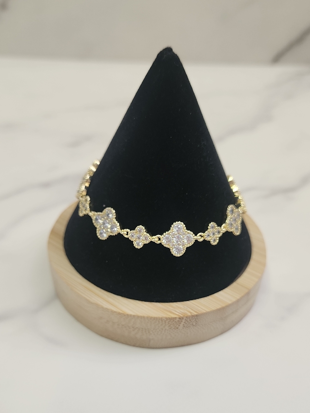 Gold Plated Sparkly Clover Bracelet